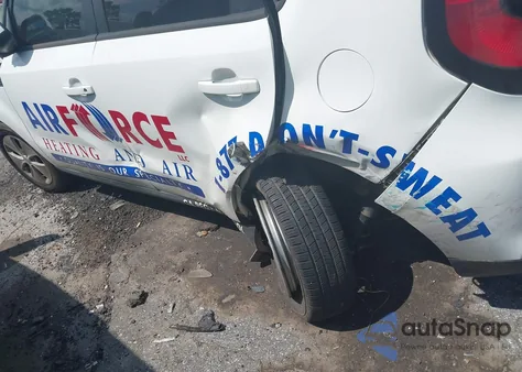 2014 Kia Soul z USA, uszkodzony, nr VIN KNDJN2A26E7716787